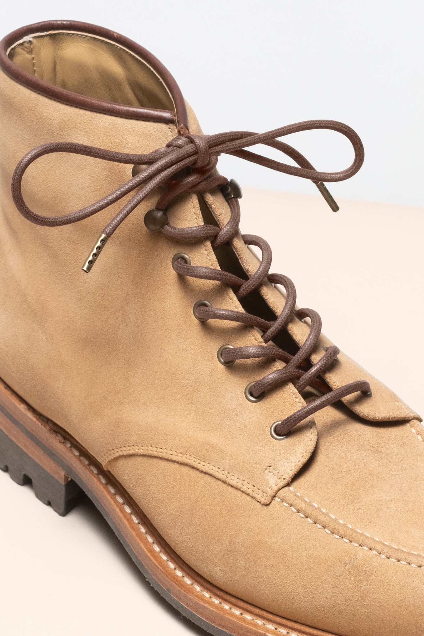 Medium Brown - 4mm round waxed shoelaces for boots and shoes made from 100% organic cotton - Senkels